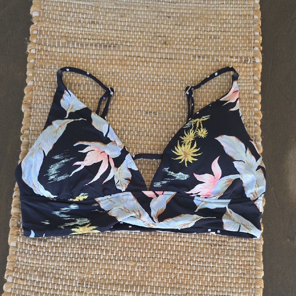 NWOT - Beyond The Palms Reversible Floral VCami Bikini Top